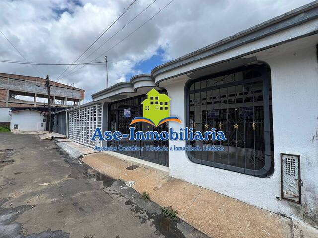 #937 - Casa para Venta en Florencia - CAQ - 2