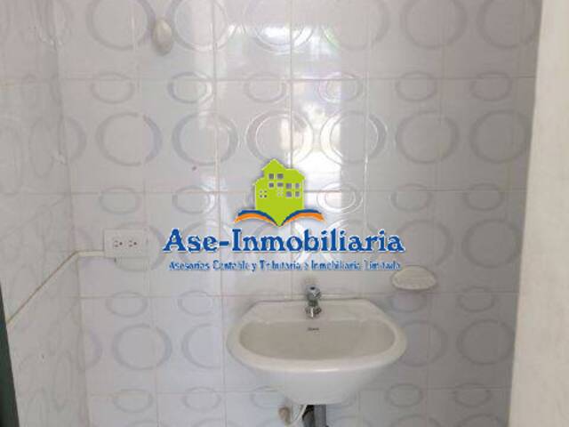 Punto Comercial para Alquiler en Florencia - 4