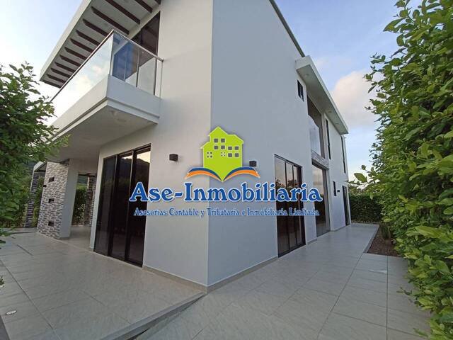 #976 - Casa para Venta en Florencia - CAQ - 2