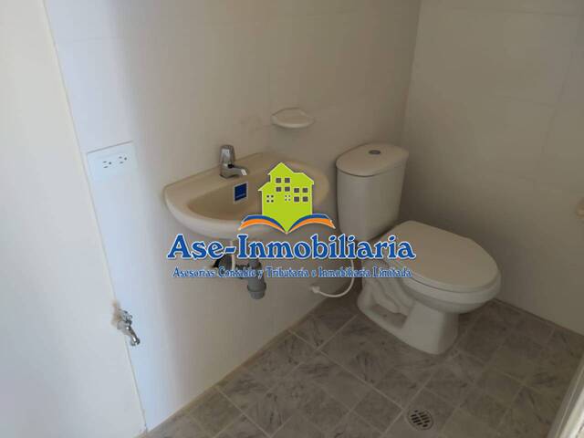 Punto Comercial para Alquiler en Florencia - 4