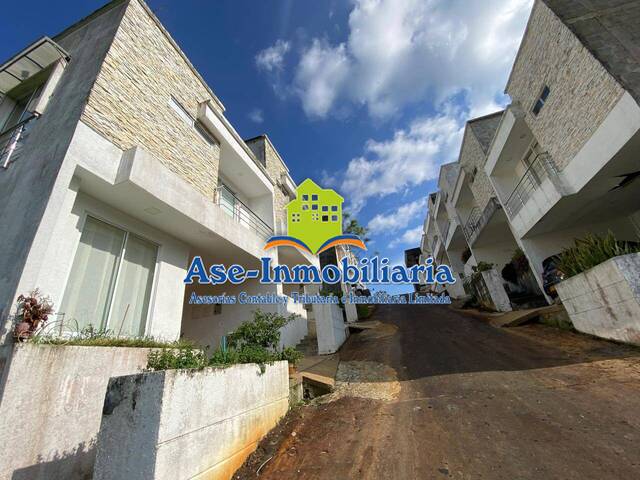 #864 - Casa para Alquiler en Florencia - CAQ