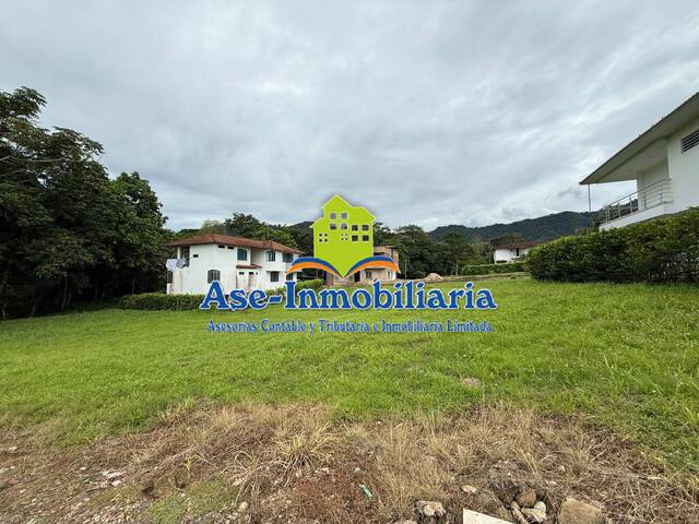 Venta en Condominio Portal de las Colinas - Florencia