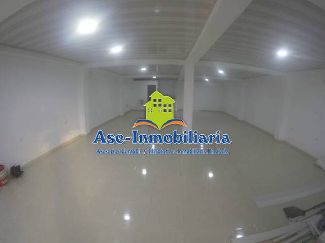 Salón Comercial para Alquiler en Florencia - 3