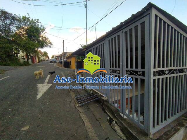 #493 - Casa para Venta en Florencia - CAQ - 2